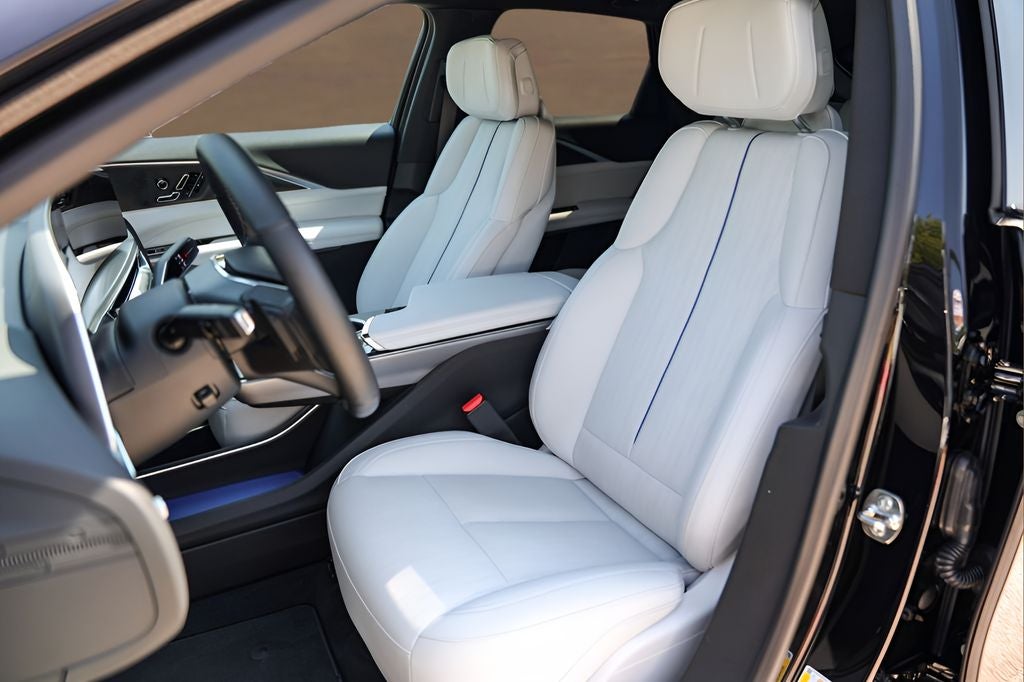 2025 Cadillac LYRIQ Sport