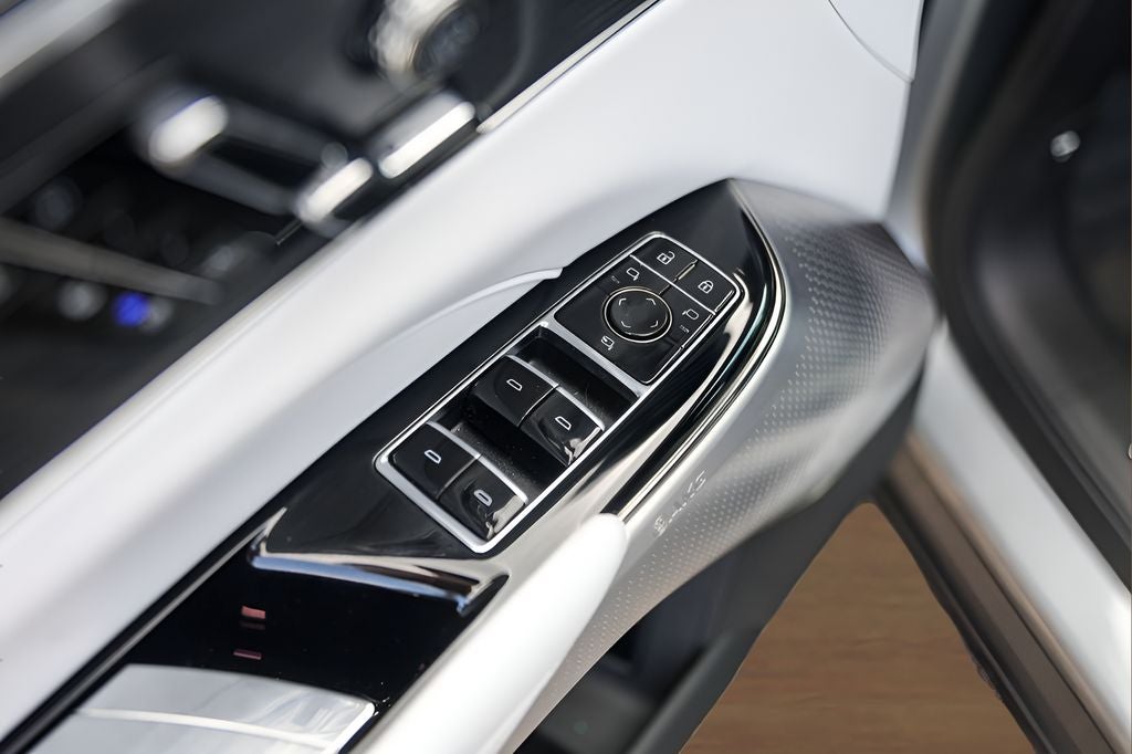 2025 Cadillac LYRIQ Sport