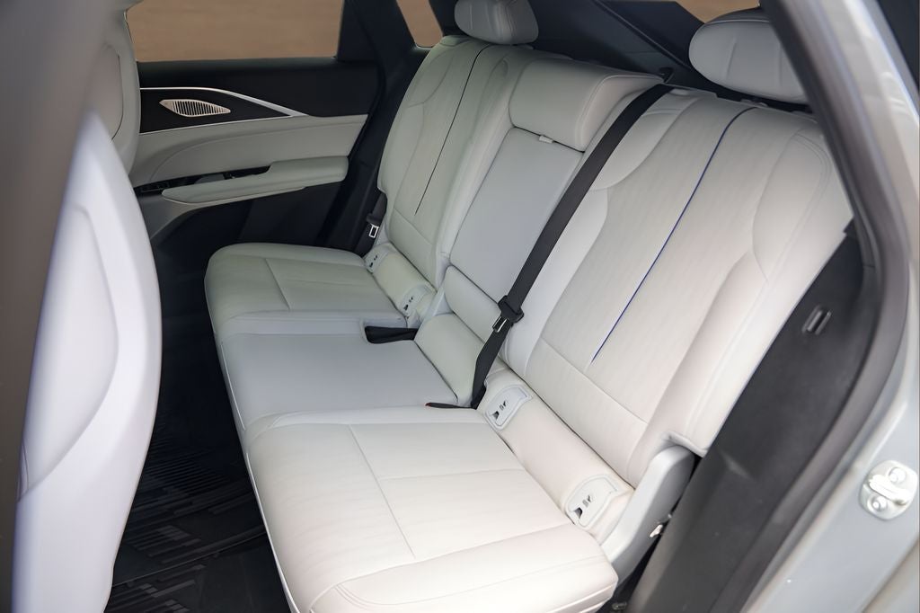 2025 Cadillac LYRIQ Sport