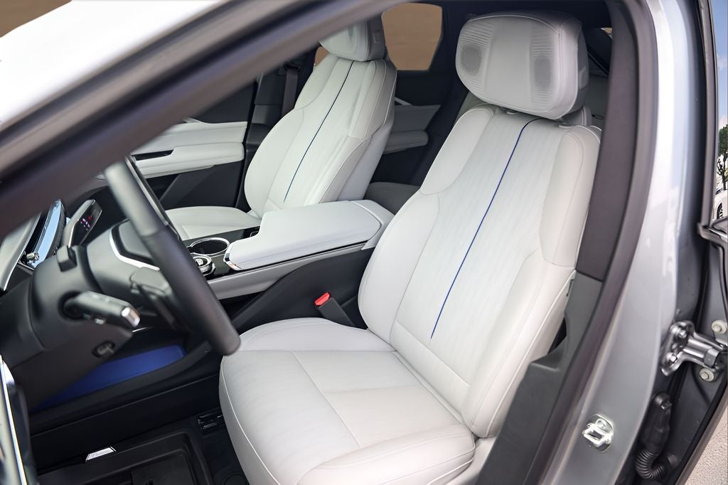 2025 Cadillac LYRIQ Sport