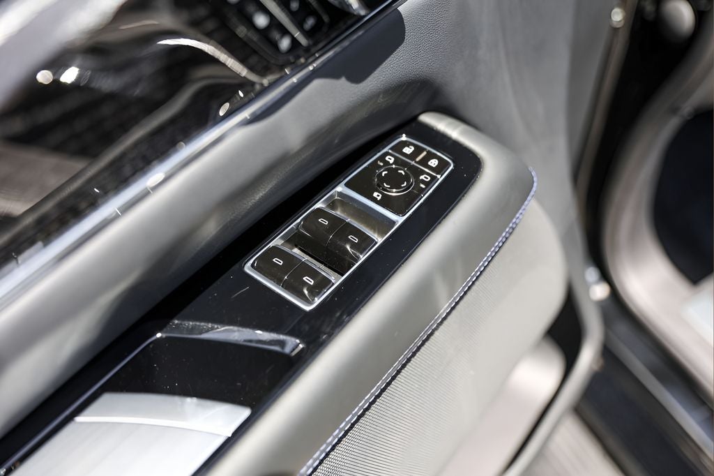 2025 Cadillac ESCALADE IQ Sport 1