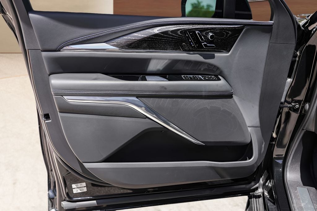 2025 Cadillac ESCALADE IQ Sport 1