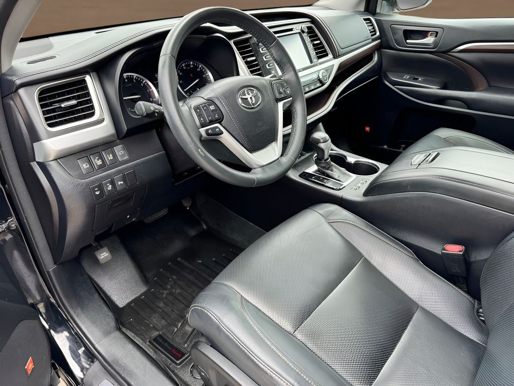 2016 Toyota Highlander Limited Platinum V6