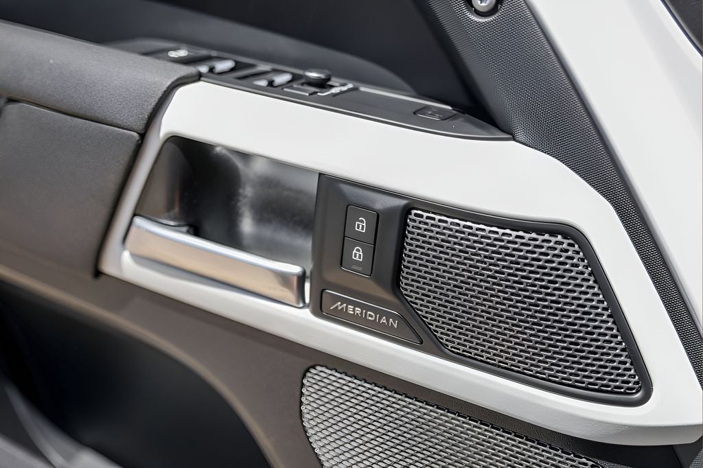 2023 Land Rover Defender 110 S