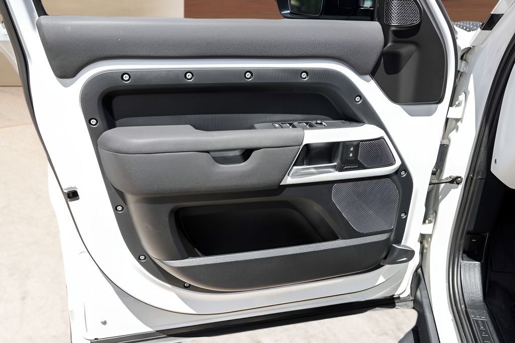 2023 Land Rover Defender 110 S