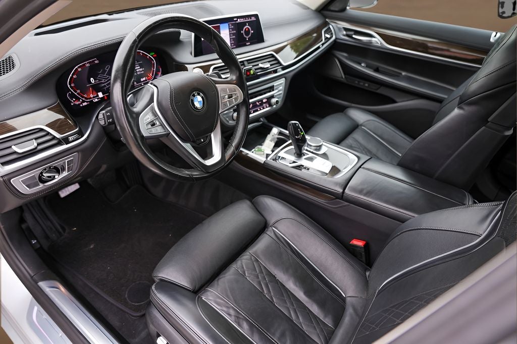 2020 BMW 7 Series 740i