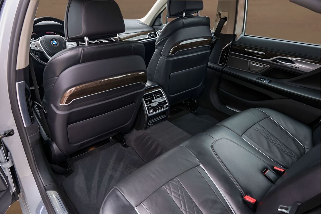 2020 BMW 7 Series 740i