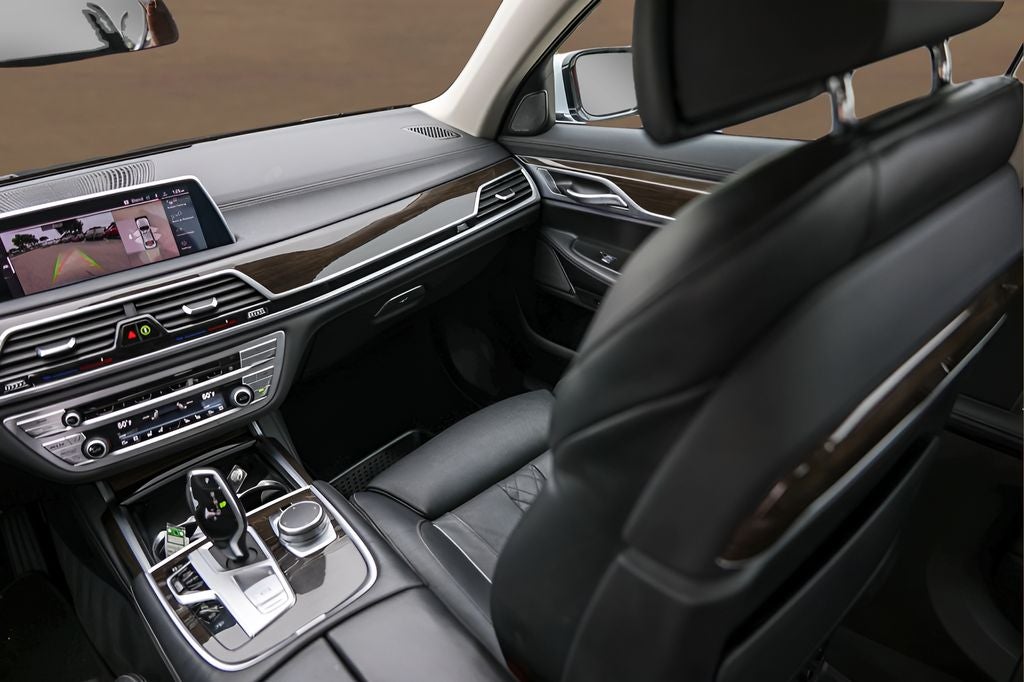 2020 BMW 7 Series 740i