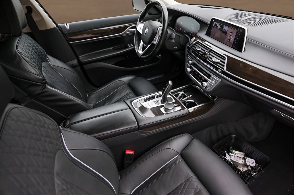 2020 BMW 7 Series 740i