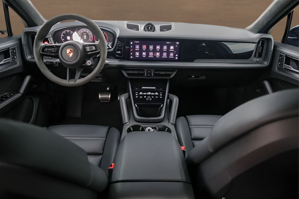 2025 Porsche Cayenne Coupe GTS
