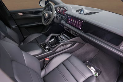 2025 Porsche Cayenne Coupe GTS