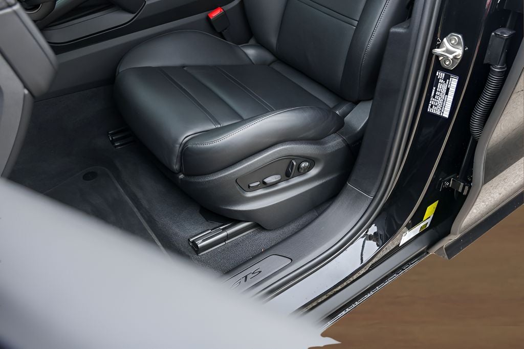 2025 Porsche Cayenne Coupe GTS