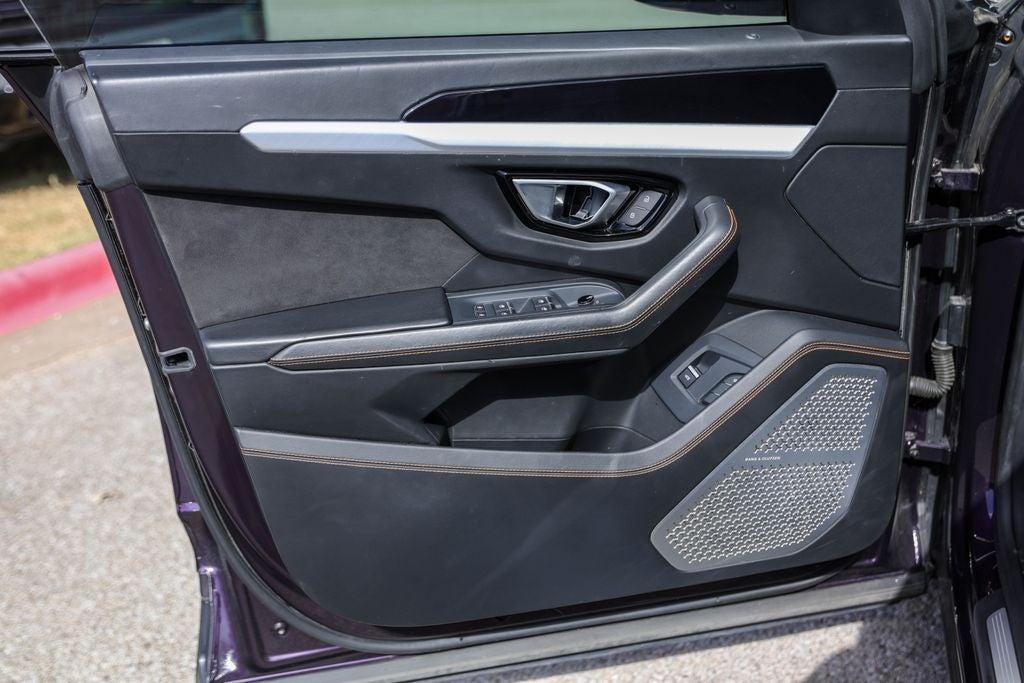 2020 Lamborghini Urus Base