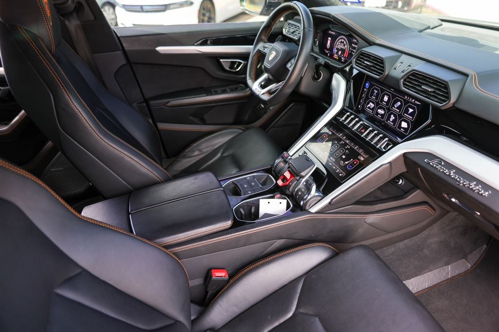 2020 Lamborghini Urus Base