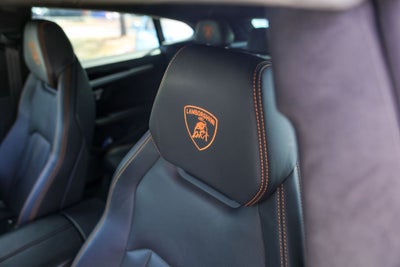 2020 Lamborghini Urus Base