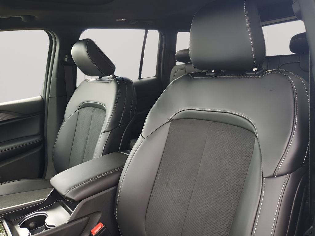 2025 Jeep Grand Cherokee Altitude X AEV