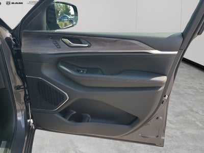 2025 Jeep Grand Cherokee Overland