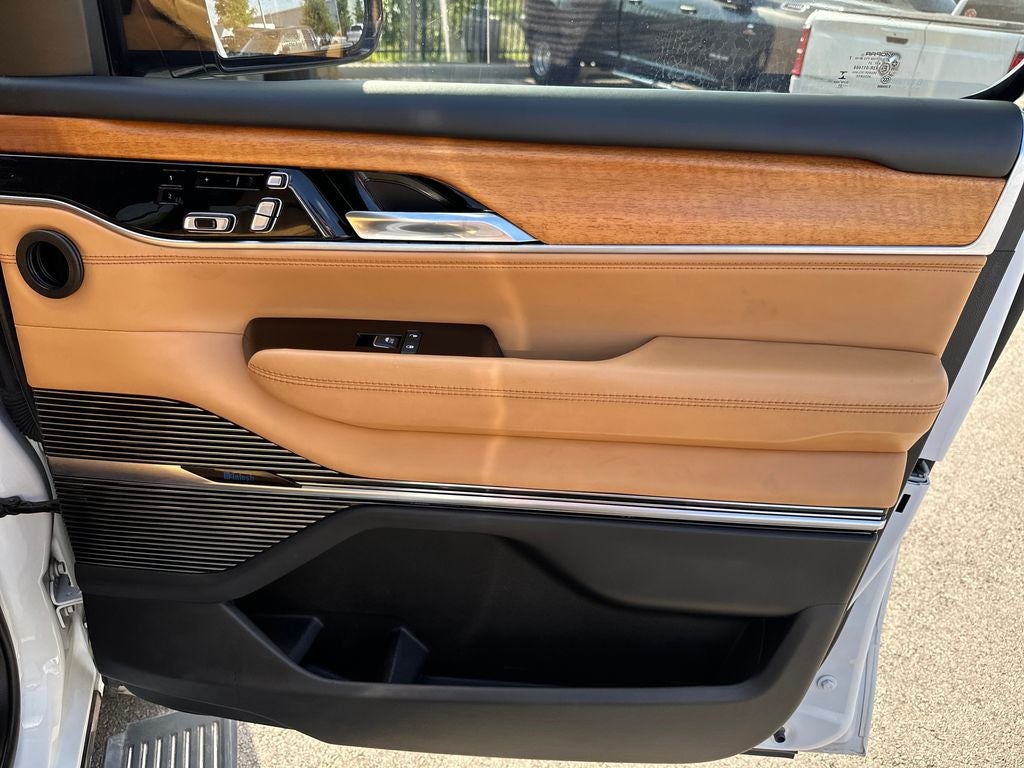 2022 Jeep Grand Wagoneer Series III