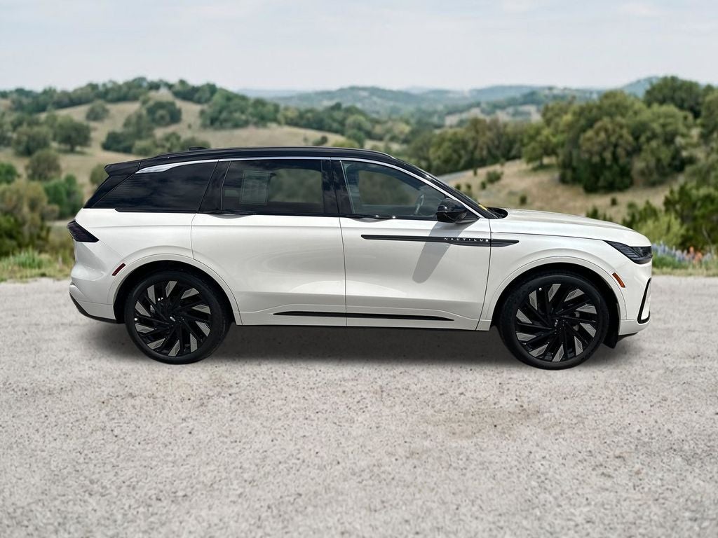 2025 Lincoln Nautilus Black Label