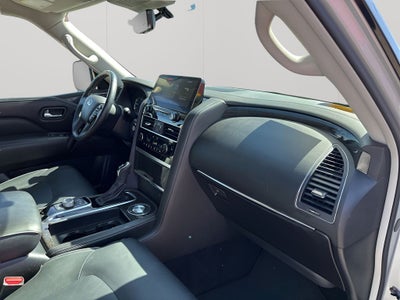 2023 INFINITI QX80 LUXE