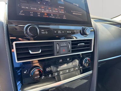 2023 INFINITI QX80 LUXE