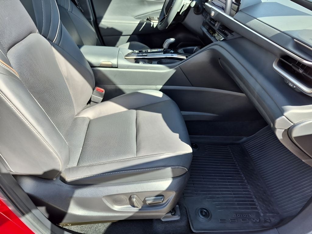 2025 Toyota Crown Signia Limited
