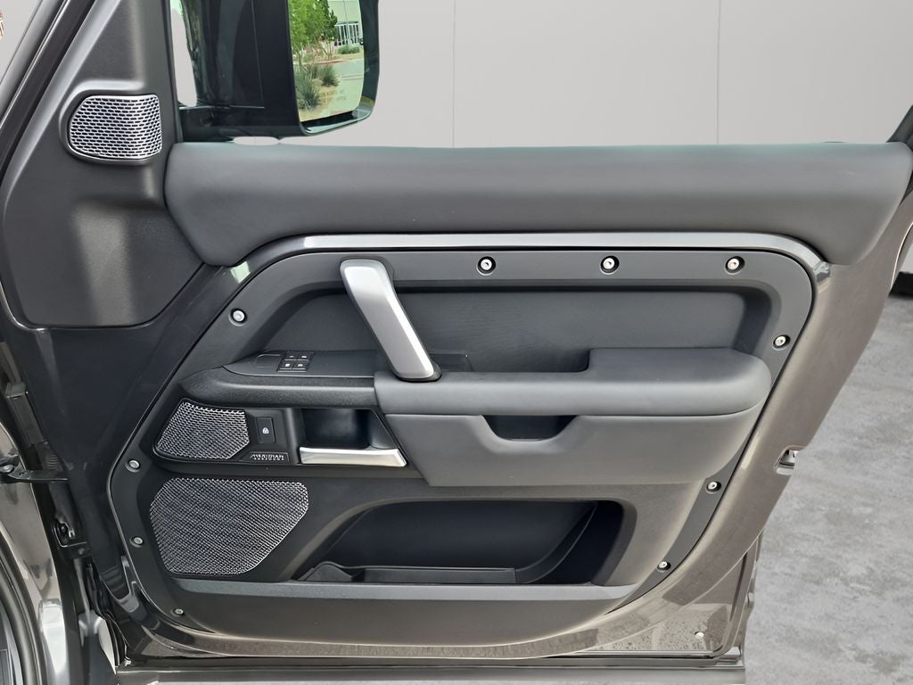 2024 Land Rover Defender 110 Carpathian Edition