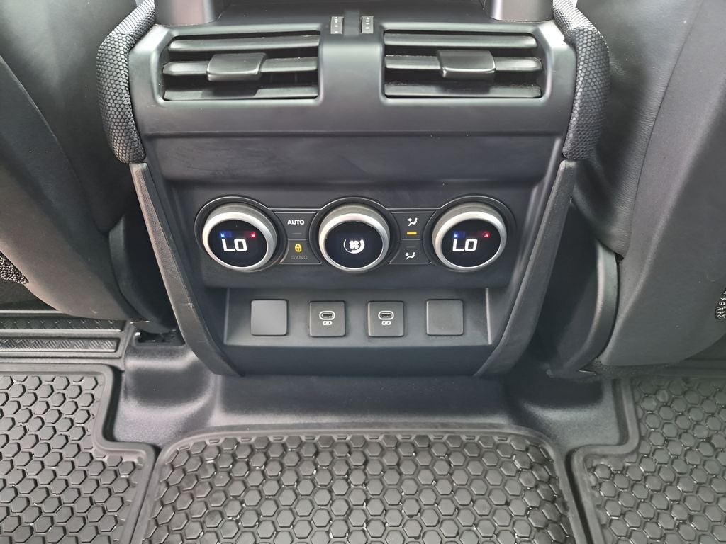 2024 Land Rover Defender 110 Carpathian Edition