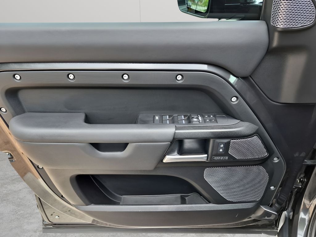 2024 Land Rover Defender 110 Carpathian Edition