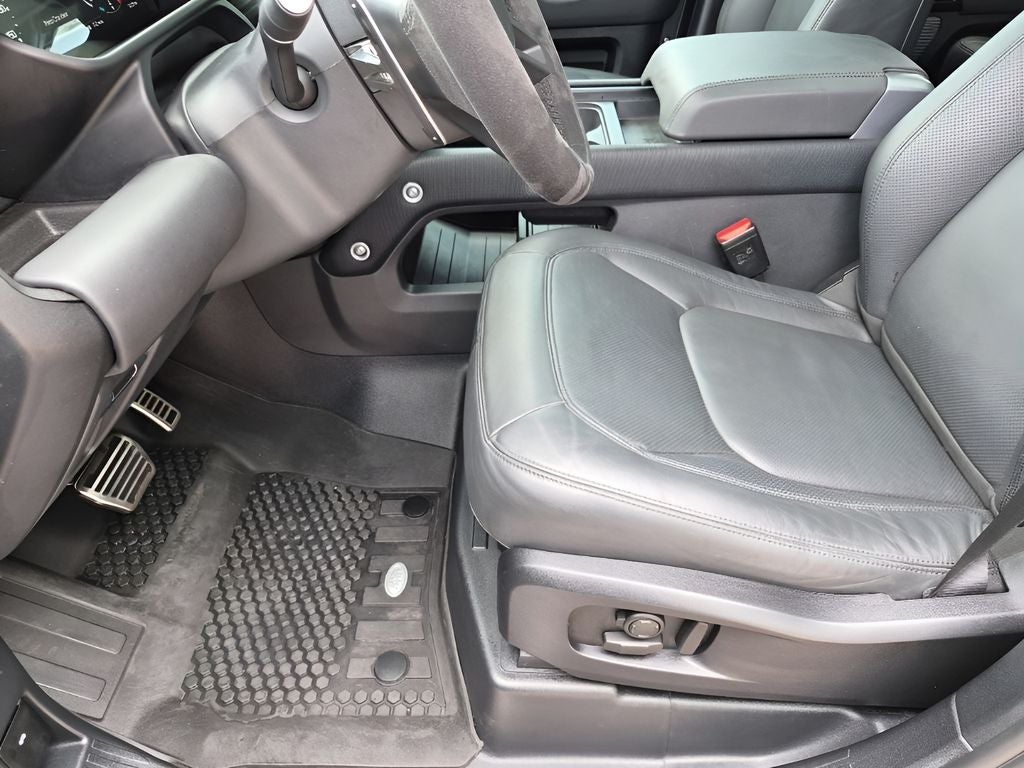 2024 Land Rover Defender 110 Carpathian Edition