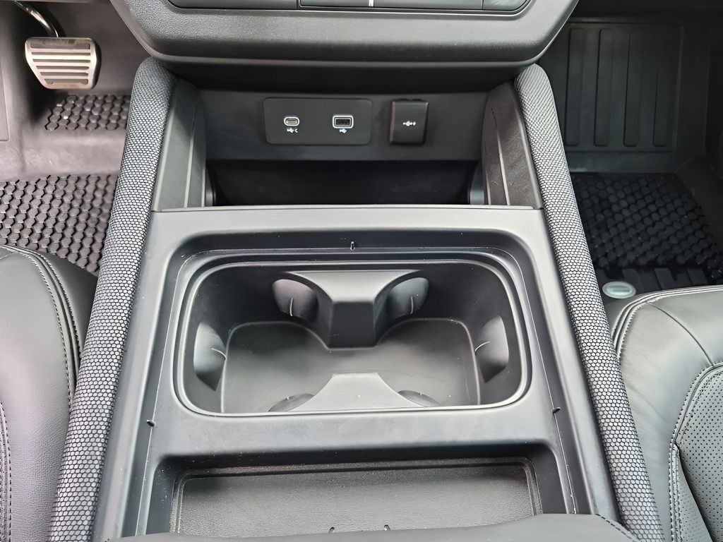 2024 Land Rover Defender 110 Carpathian Edition