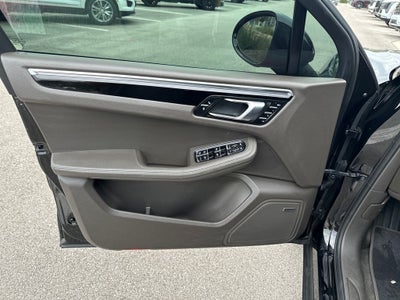2018 Porsche Macan Base