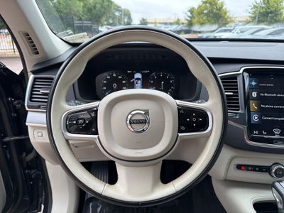 2022 Volvo XC90 T5 Momentum