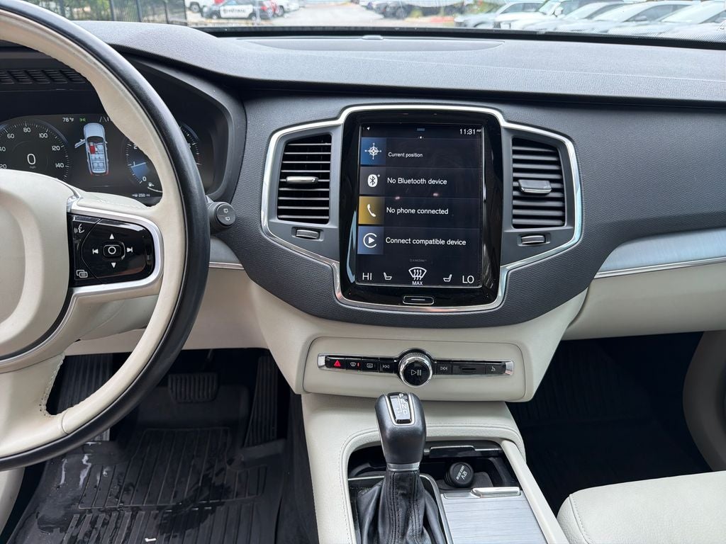 2022 Volvo XC90 T5 Momentum