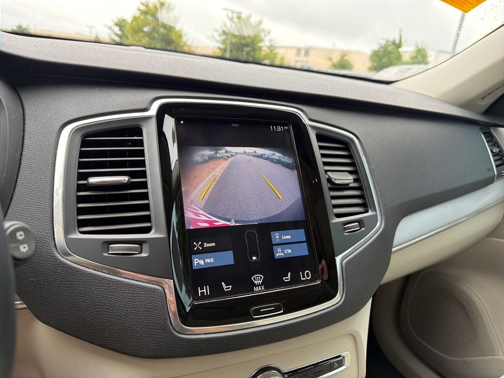 2022 Volvo XC90 T5 Momentum