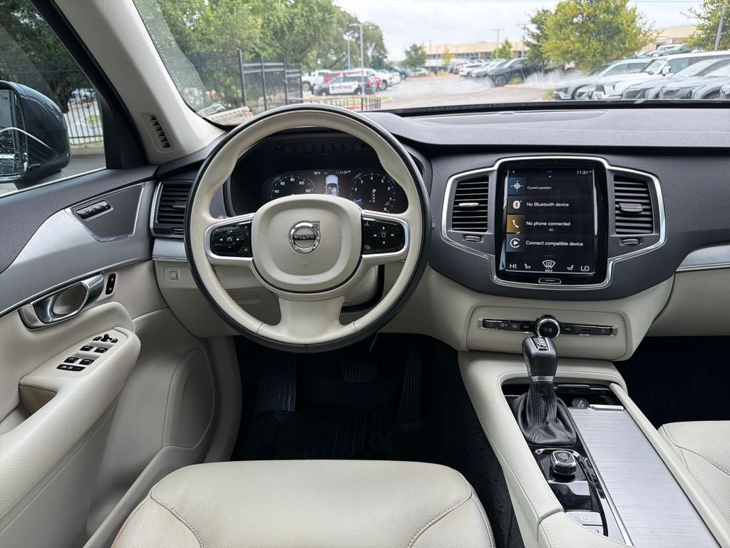 2022 Volvo XC90 T5 Momentum