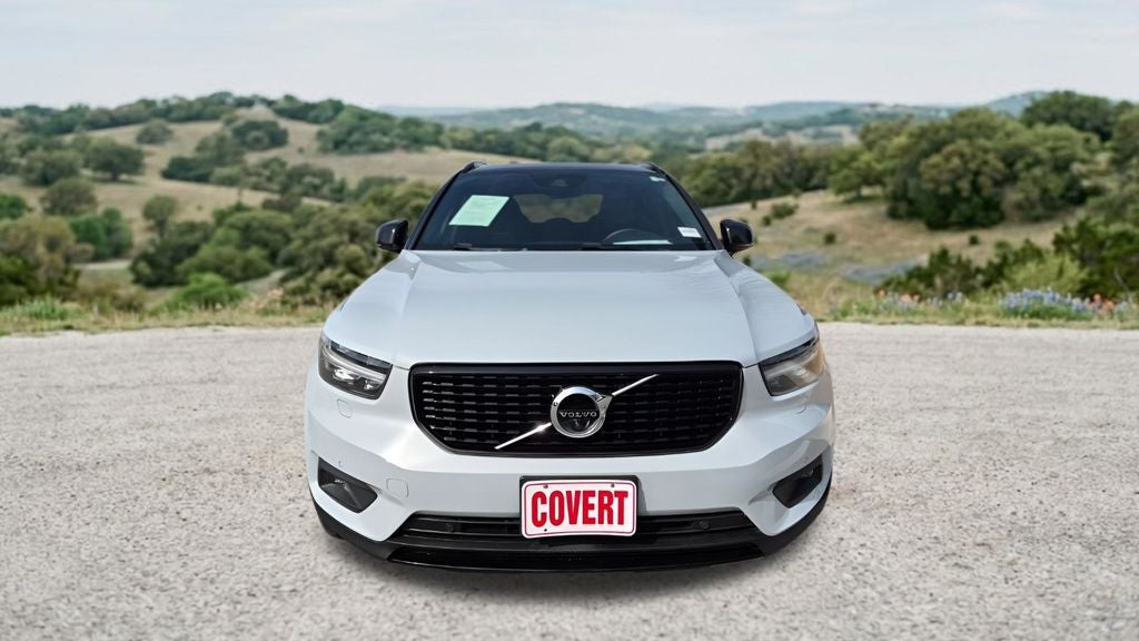 2022 Volvo XC40 R-Design