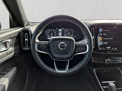 2022 Volvo XC40 R-Design