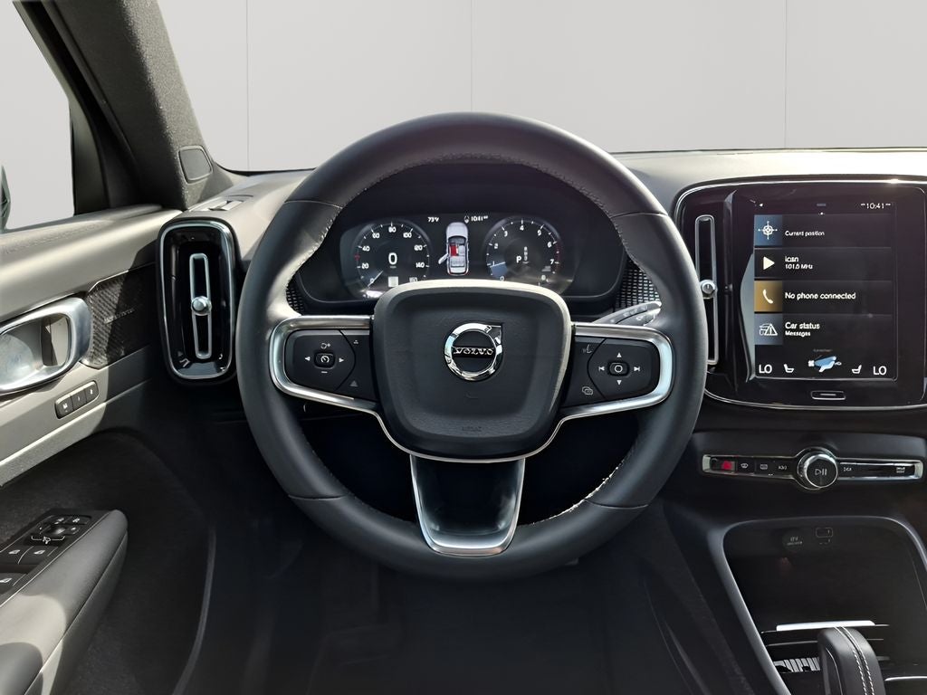 2022 Volvo XC40 R-Design