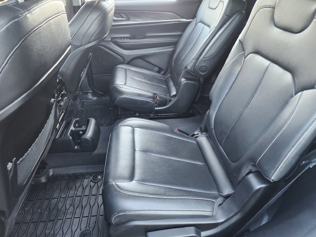 2023 Jeep Grand Cherokee L Limited 4x2