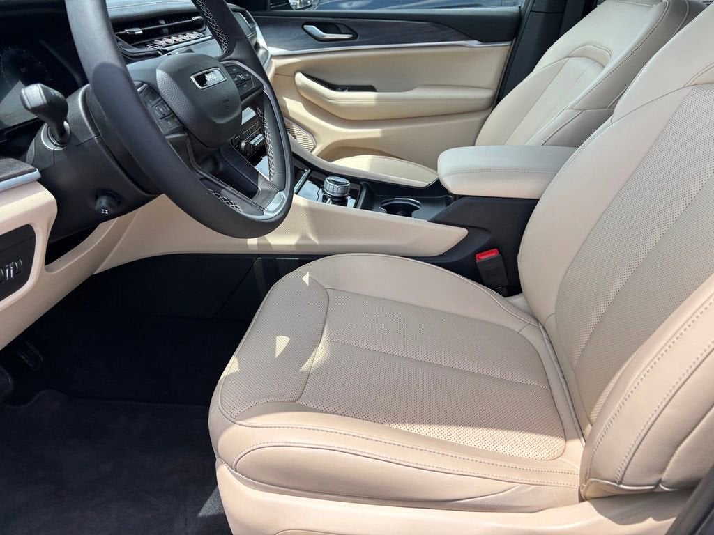 2025 Jeep Grand Cherokee L Limited 4x4