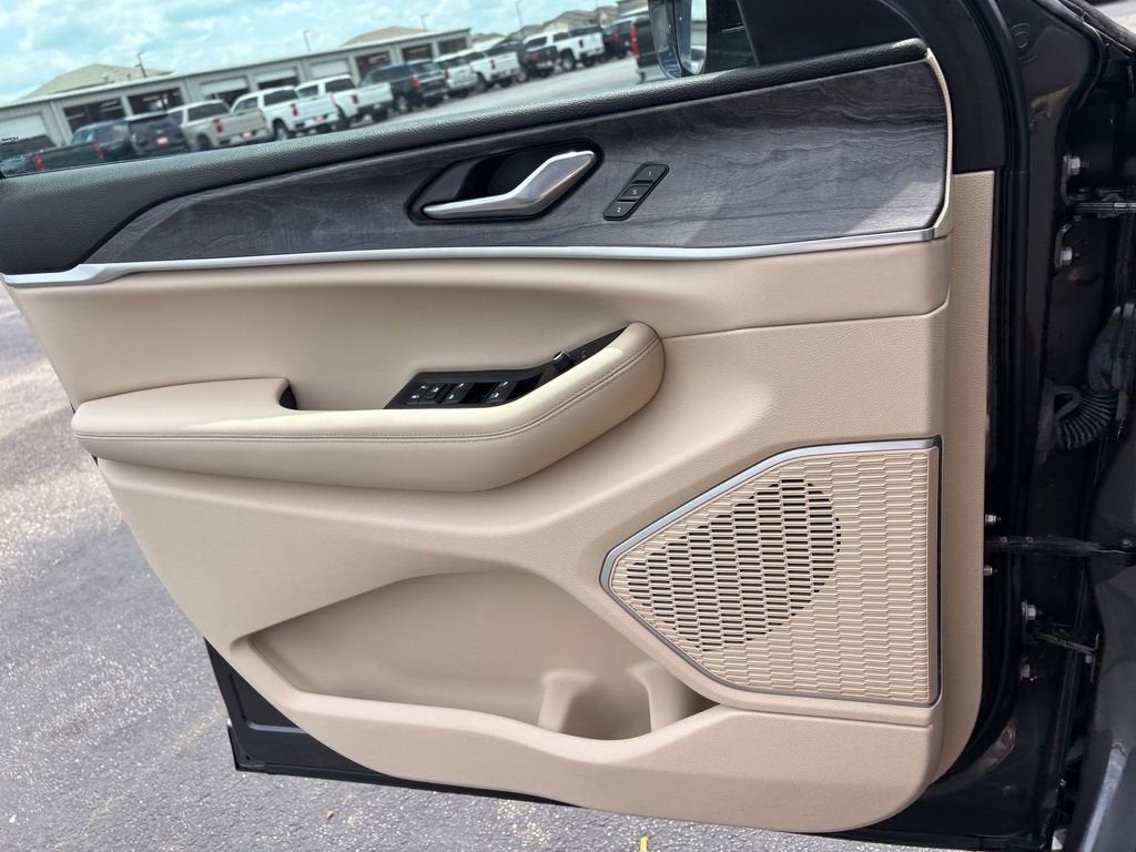 2025 Jeep Grand Cherokee L Limited 4x4