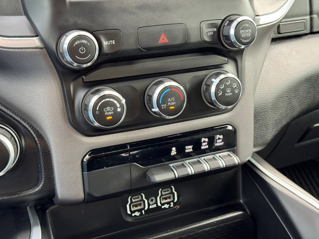 2022 RAM 1500 Lone Star Crew Cab 4x4 5'7" Box