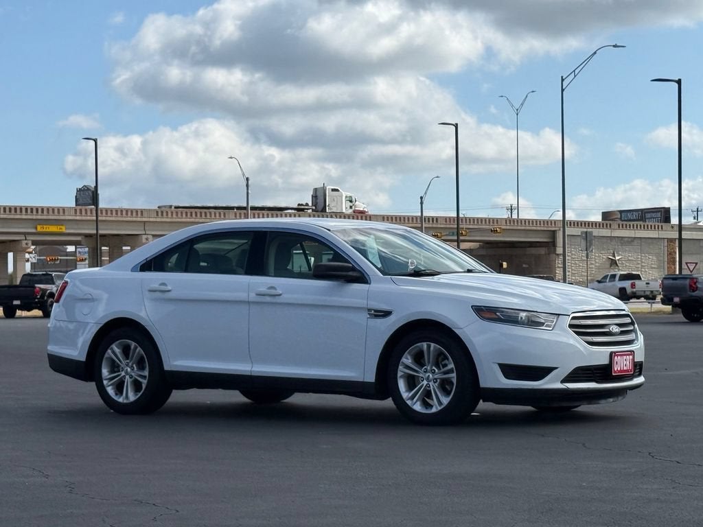 2016 Ford Taurus SE