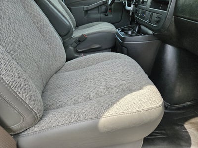 2025 Chevrolet Express Passenger 1LS
