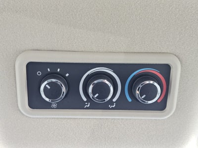 2025 Chevrolet Express Passenger 1LS