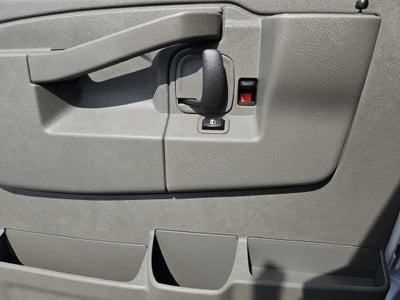 2025 Chevrolet Express Passenger 1LS