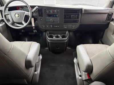 2024 Chevrolet Express Passenger 3500 1LT