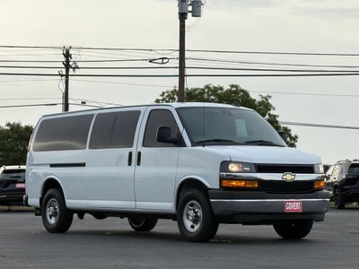 2024 Chevrolet Express Passenger 3500 1LT