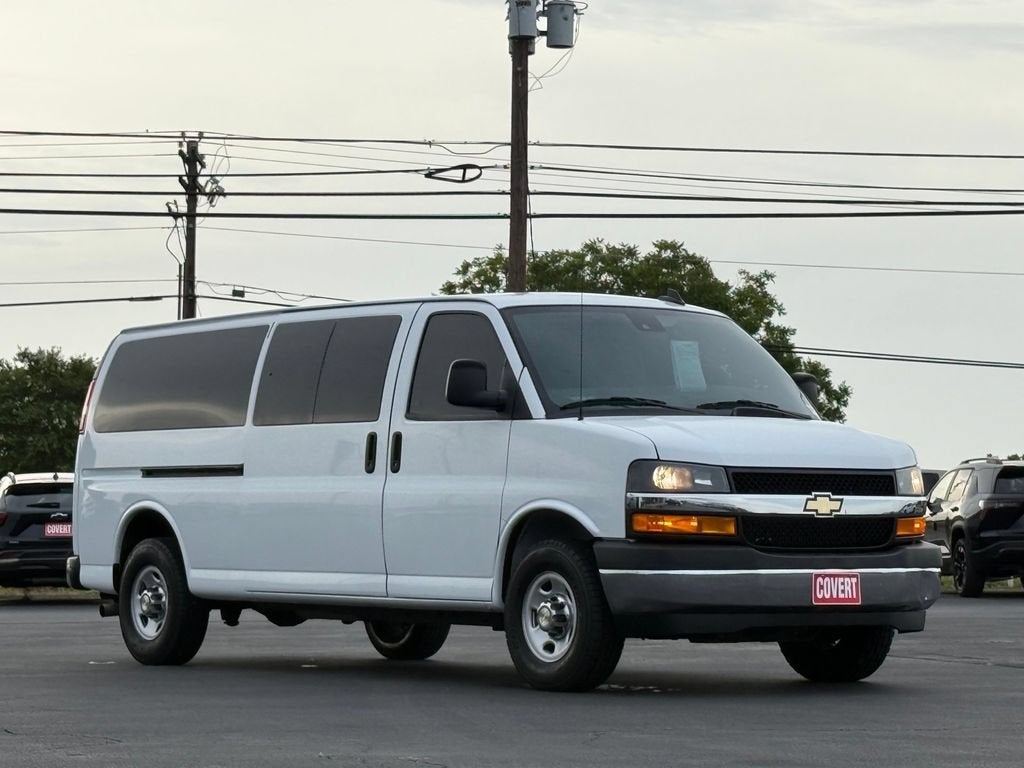 2024 Chevrolet Express Passenger 3500 1LT